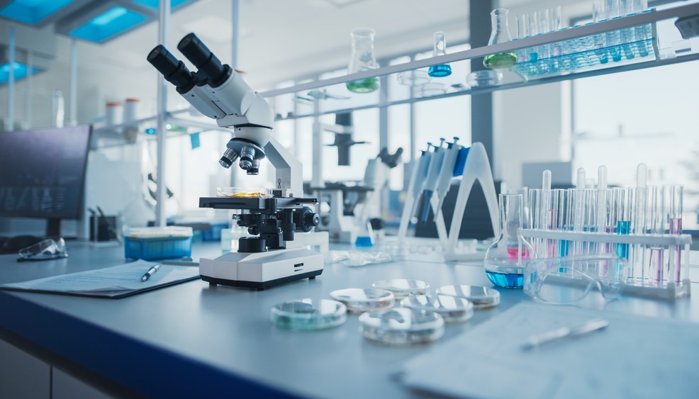 Technicien de laboratoire au travail